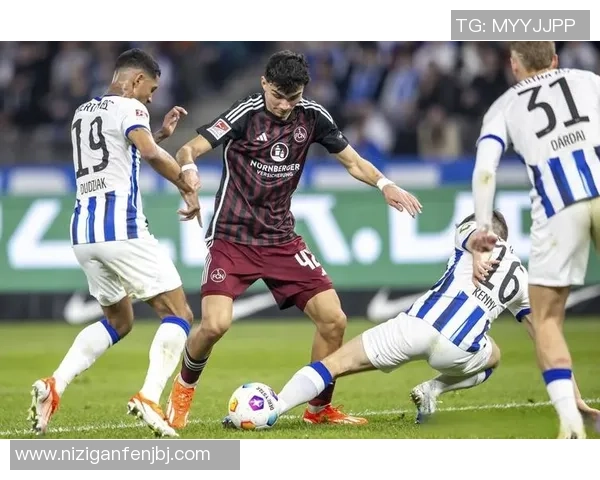 足球明星精彩耍棍子视频集锦展现惊人技巧与魅力瞬间