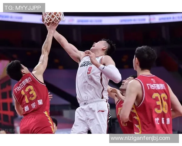 南京篮球队与深圳篮球队赛后复盘分析双方状态与表现的全面解读